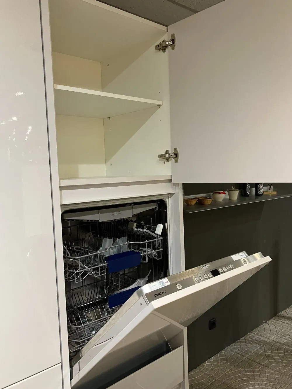 Nobilia Scopri la CUCINA ad isola Grigio Seta SCONTATA del 59% sull'eCommerce!- Cucine Ad Isola|Cucine Design