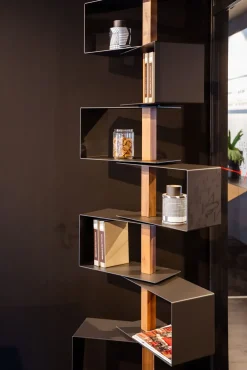 Scopri la Libreria in metallo scontata -32%! Tokyo è qui!^Cattelan Italia Discount