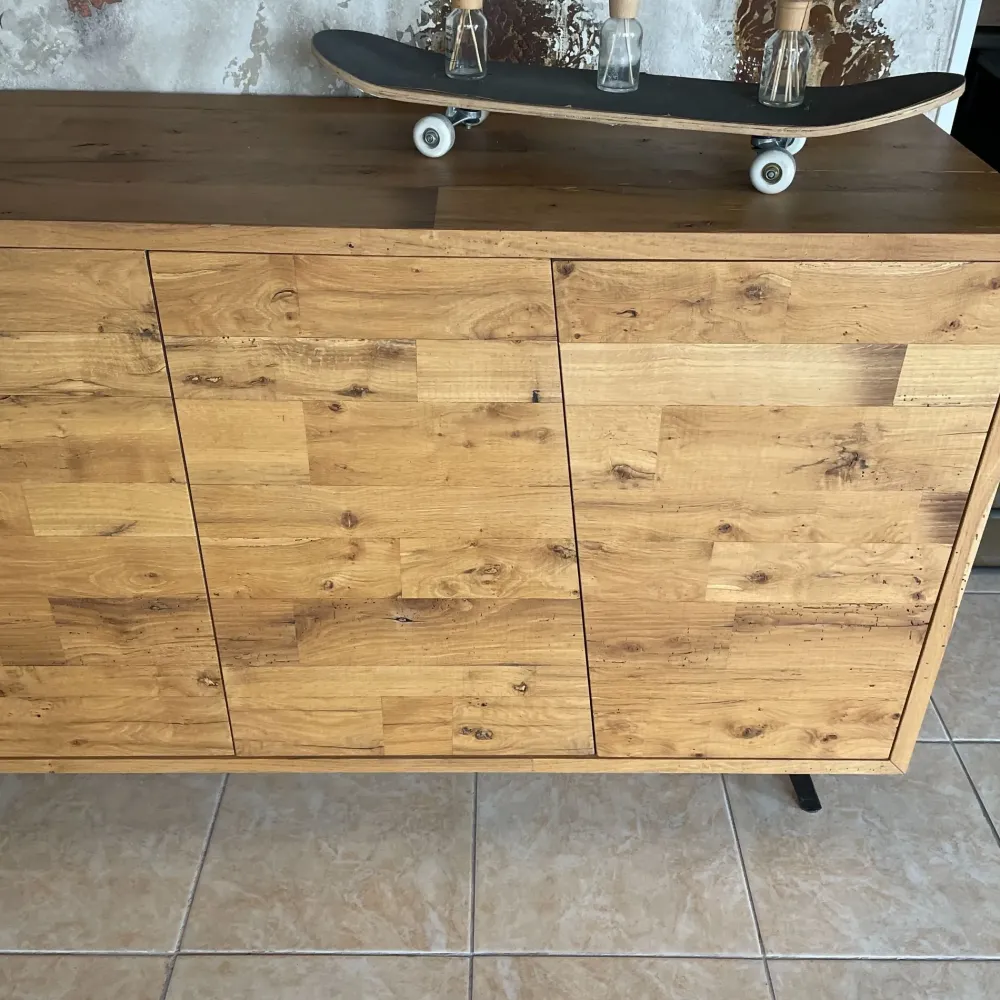 Scopri la Madia Prura di in stile moderno scontata -62%!^Artigianale Outlet