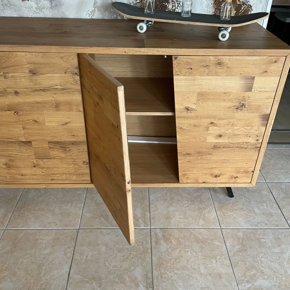 Scopri la Madia Prura di in stile moderno scontata -62%!^Artigianale Outlet