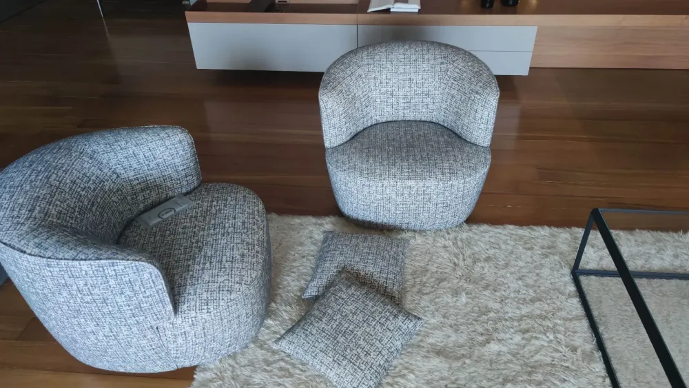 Scopri la Poltroncina Elain firmata ., scontata! Un'opportunità imperdibile.^Molteni & C Sale