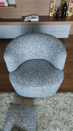 Scopri la Poltroncina Elain firmata ., scontata! Un'opportunità imperdibile.^Molteni & C Sale