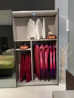 Scopri l'armadio Crystal con ante scorrevoli a prezzi scontati!^NovaMobili Outlet