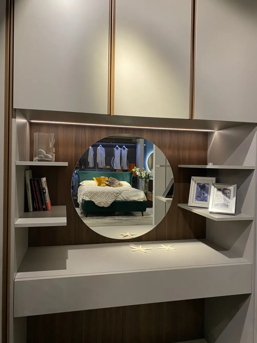 Scopri l'armadio a 8 ante in Offerta Outlet. Un'occasione imperdibile!^Orme Discount