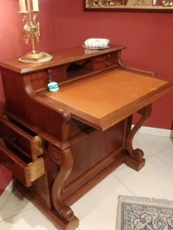 Collezione esclusiva Scrivania d'antiquariato in legno a prezzo Outlet- Antiquariato