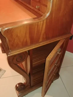 Collezione esclusiva Scrivania d'antiquariato in legno a prezzo Outlet- Antiquariato