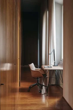 Scrivania direzionale Earl of wood a prezzo scontato^Kartell Clearance