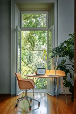 Scrivania direzionale Earl of wood di : richiedi ora il prezzo riservato^Kartell Hot