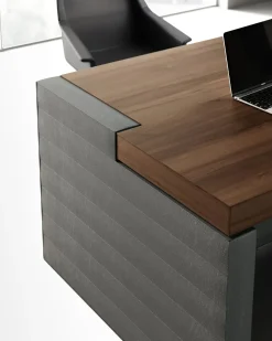 Scrivania direzionale in legno Direzionale jera con allungo su mobile di servizio a marchio in offerta^Las Mobili Outlet