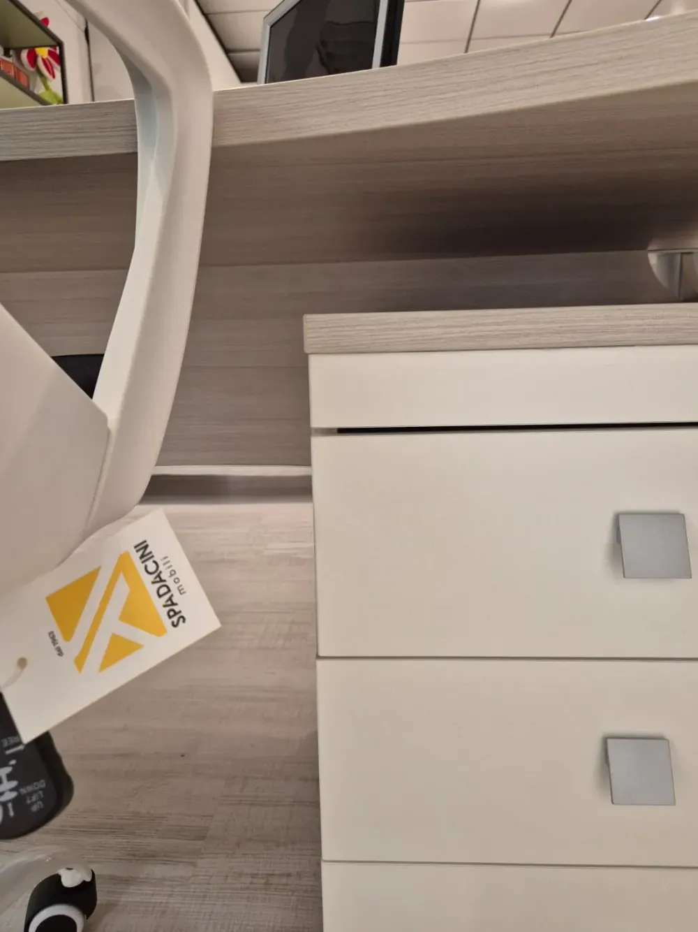 Scrivania direzionale in altro Kronos a marchio a prezzi convenienti Arredo Ufficio