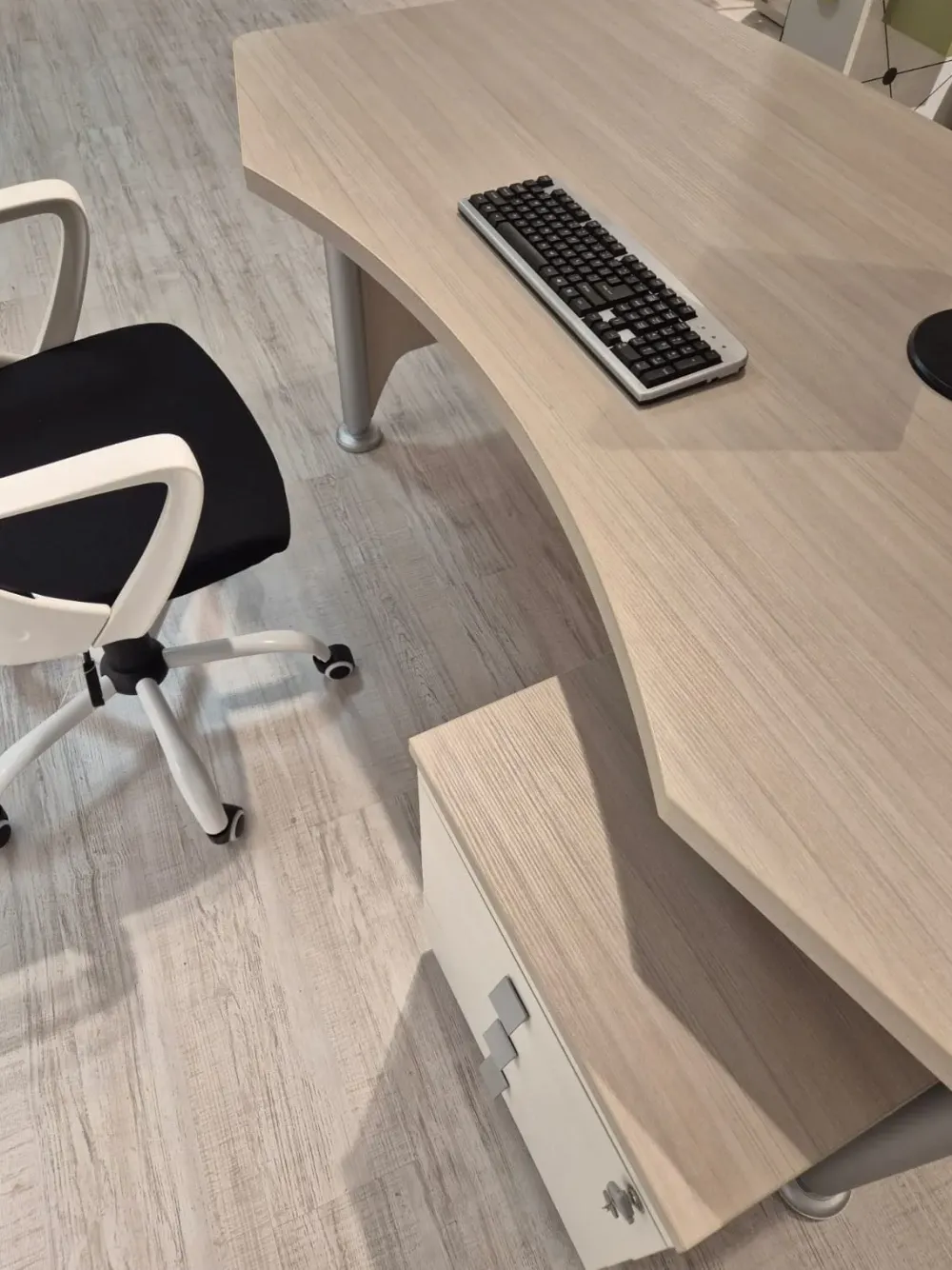 Scrivania direzionale in altro Kronos a marchio a prezzi convenienti Arredo Ufficio