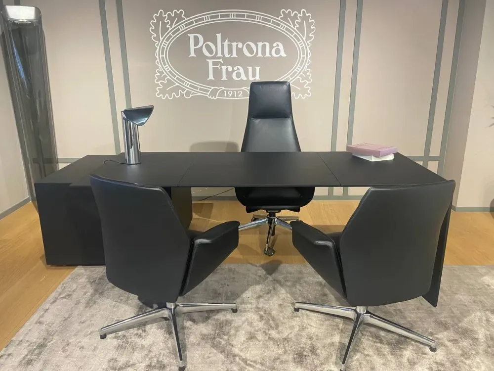 Poltrona Frau Scrivania operativa C.e.o. cube desk di : richiedi il prezzo riservato- Arredo Ufficio