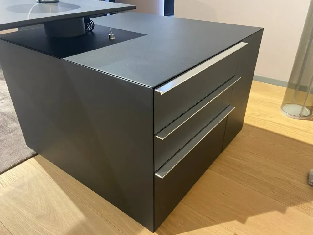 Poltrona Frau Scrivania operativa C.e.o. cube desk di : richiedi il prezzo riservato- Arredo Ufficio