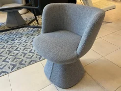 Sedia con braccioli modello Flair o' a prezzo riservato^B&B Italia