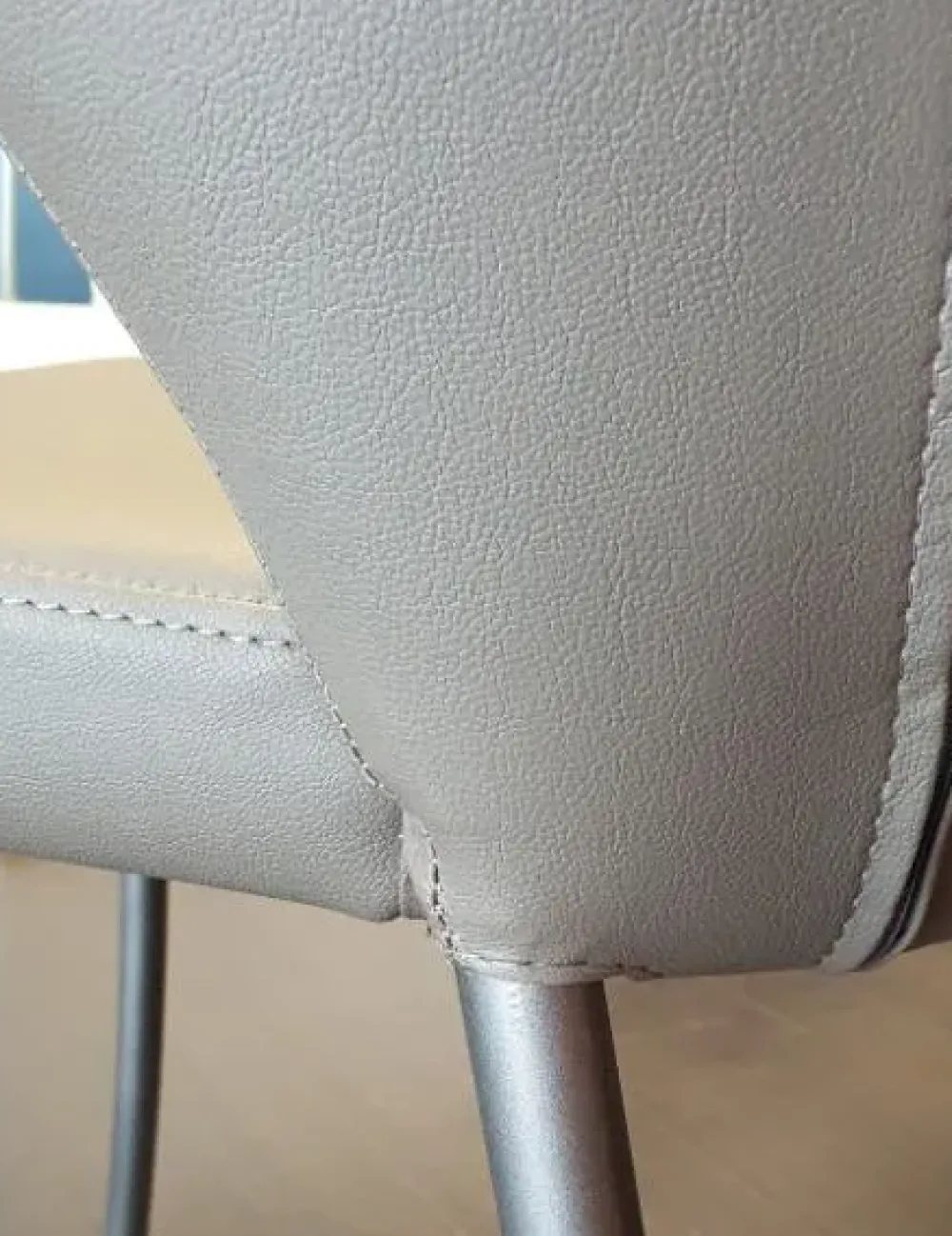 Sedia con schienale medio Andre' a prezzo scontato^Pozzoli