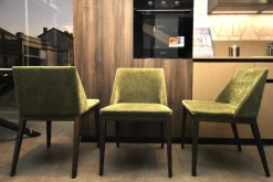 New Sedia con schienale medio Lolita di a prezzo scontato Sedie