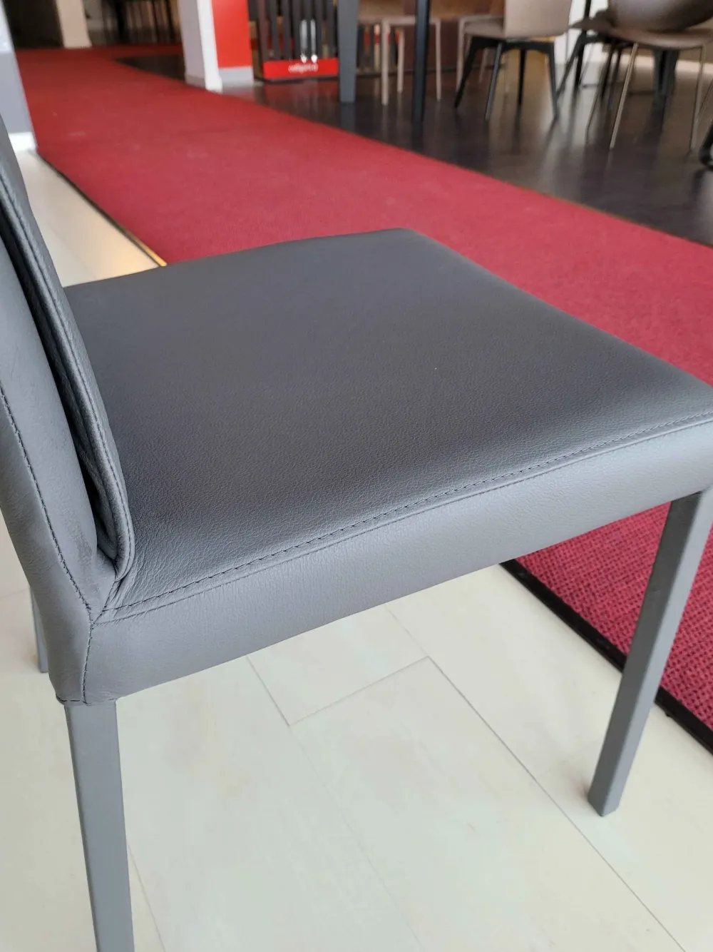 Ozzio Sedia con schienale medio Luxy a prezzo ribassato- Sedie