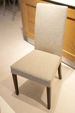 Sedia da cucina realizzata in tessuto Copenaghen di^Connubia Online