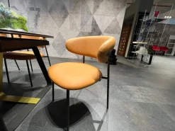 Calligaris Sedia da soggiorno realizzata in pelle Oleandro di- Sedie