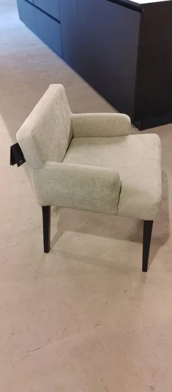 Artigianale Sedia di modello Poltroncina in tessuto con braccioli pol da soggiorno in offerta -76%- Sedie