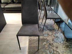 New Sedia di modello Tai da soggiorno in offerta -39% Sedie