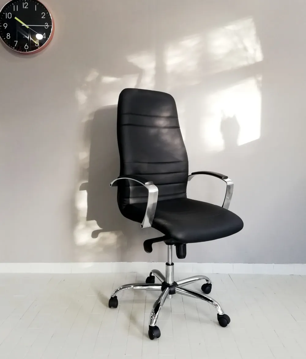 Collezione esclusiva Sedia direzionale Beta direzionale cromata in ecopelle a prezzo scontato- Arredo Ufficio