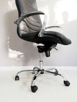 Collezione esclusiva Sedia direzionale Beta direzionale cromata in ecopelle a prezzo scontato- Arredo Ufficio