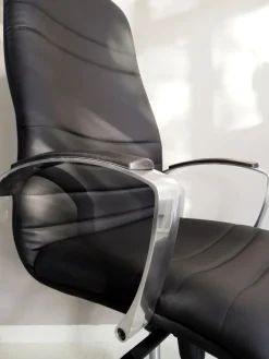 Collezione esclusiva Sedia direzionale Beta direzionale cromata in ecopelle a prezzo scontato- Arredo Ufficio