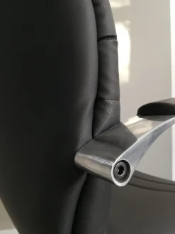 Collezione esclusiva Sedia direzionale Beta direzionale cromata in ecopelle a prezzo scontato- Arredo Ufficio