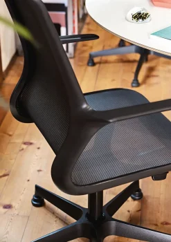 Sedia direzionale Loop48 - consegna in 48 ore di : contatta il venditore per scoprire il prezzo^Milani Hot