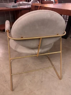 Sedia in pelle con braccioli Gemma scontata^Baxter New