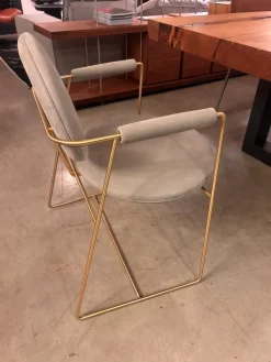 Sedia in pelle con braccioli Gemma scontata^Baxter New