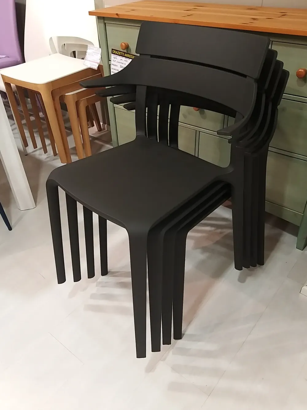 Sedia in plastica con braccioli Rochet in offerta^Bontempi Best