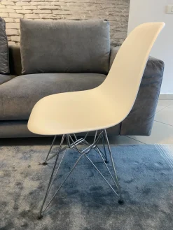 Sedia in plastica senza braccioli Bauhaus in offerta^Esprit Nouveau Sale