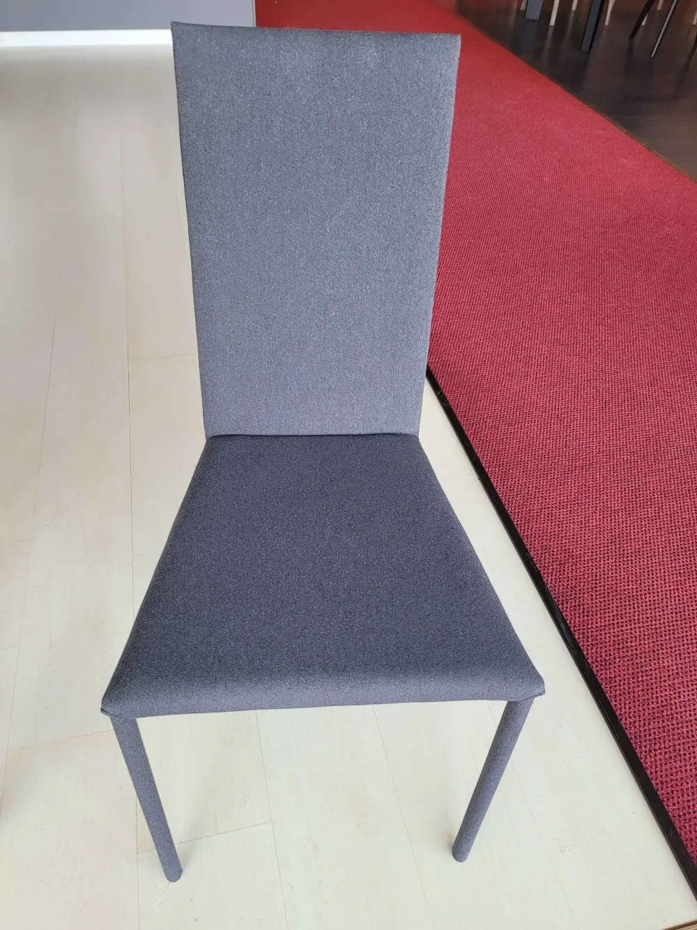 Sedia in tessuto con schienale medio Linea in offerta^Ozzio Outlet