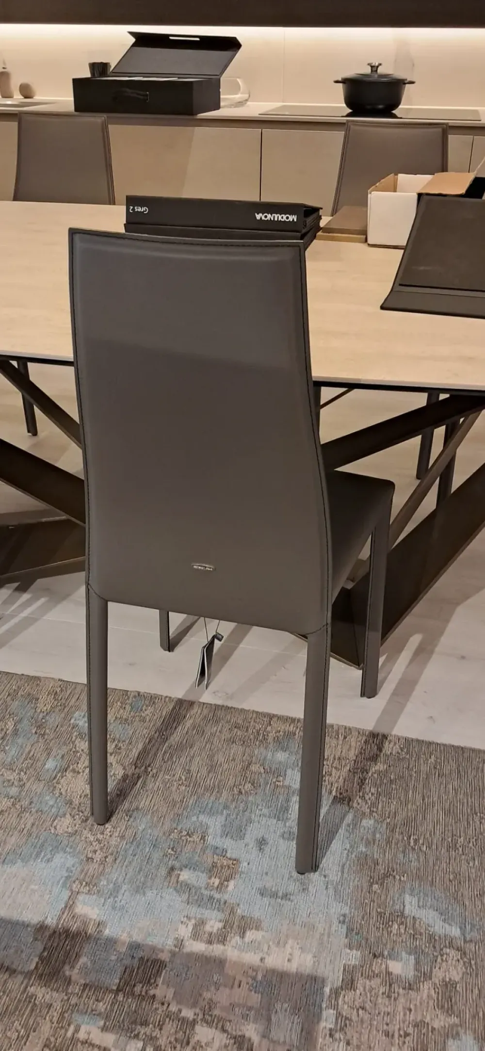 Sedia Kaori da soggiorno realizzata in cuoio scontata del 38%^Cattelan Italia New