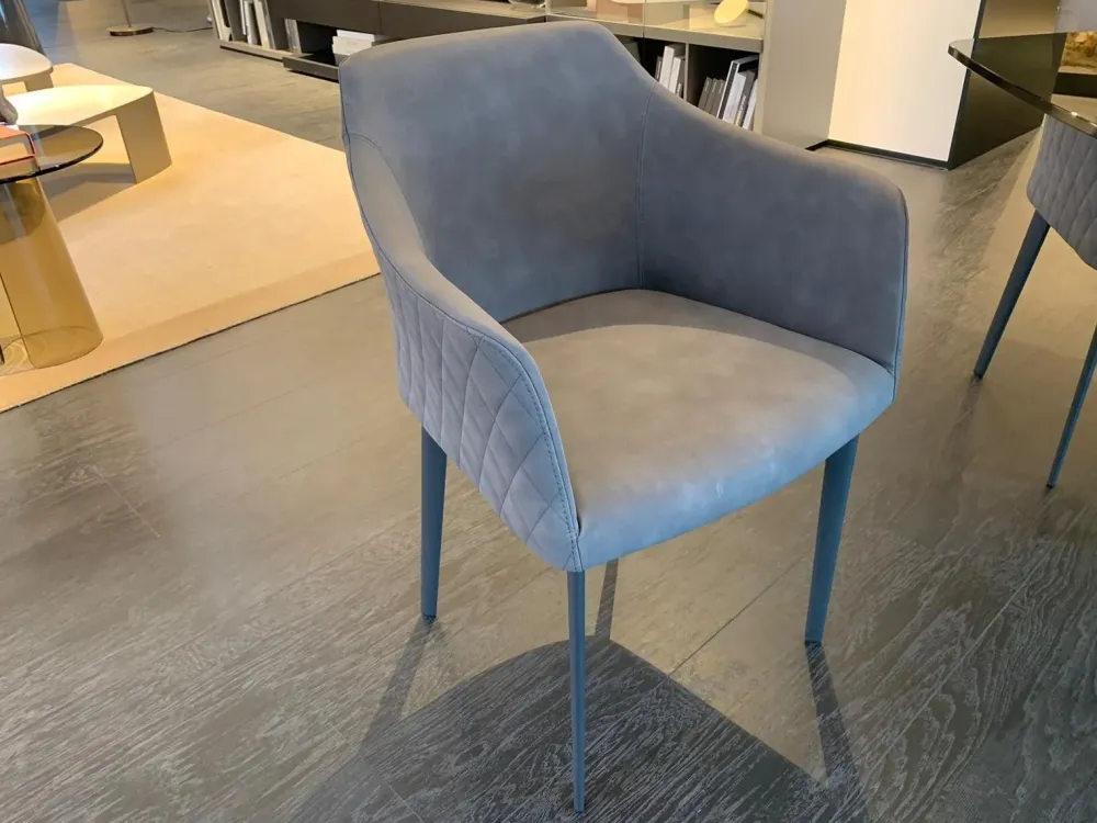 New Sedia modello Carmen con braccioli di Sedie