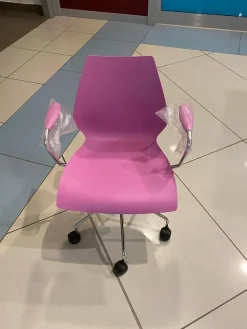 Online Sedia modello Maui di a prezzo riservato Sedie