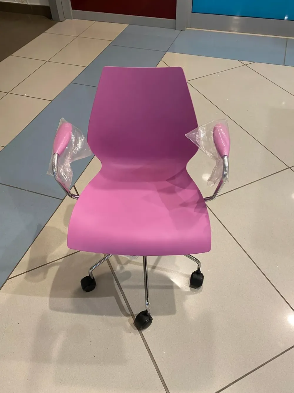 Online Sedia modello Maui di a prezzo riservato Sedie