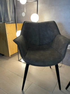 Sedia modello Sedia dixon di : richiedi il prezzo^Devina Nais Hot