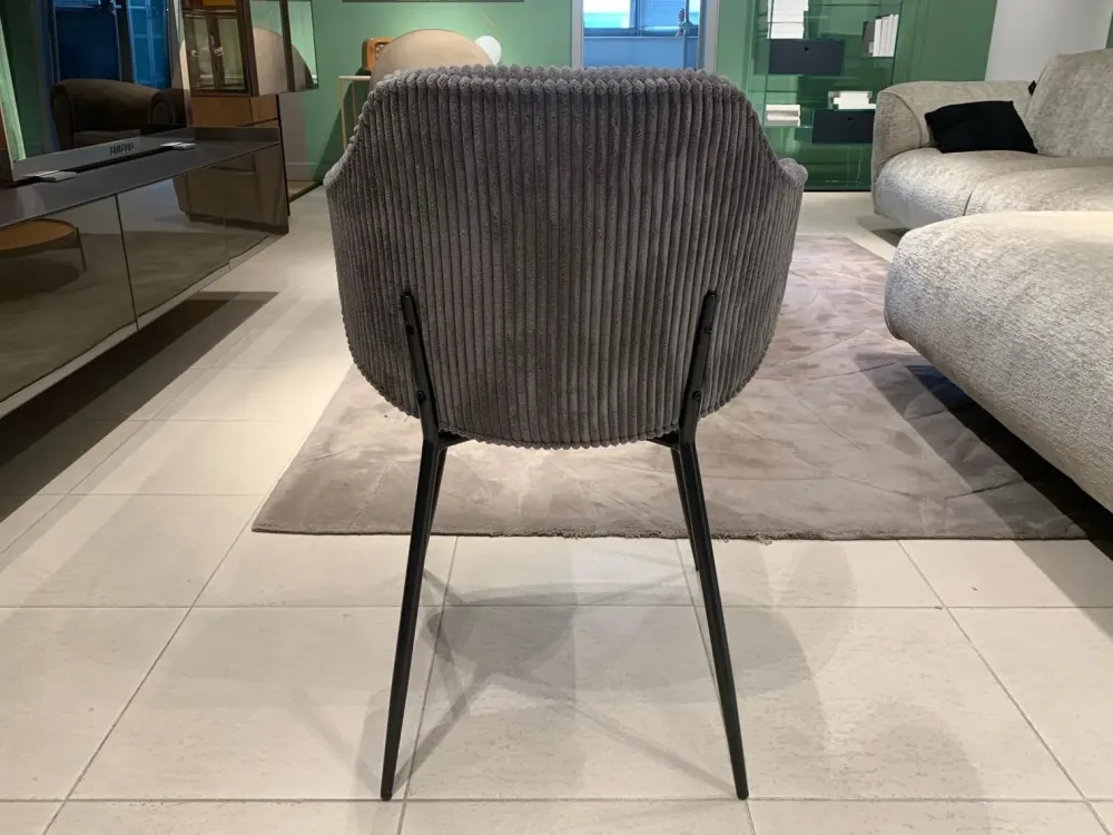 Sale Sedia modello Suanne di : contatta il venditore per scoprire il prezzo Sedie