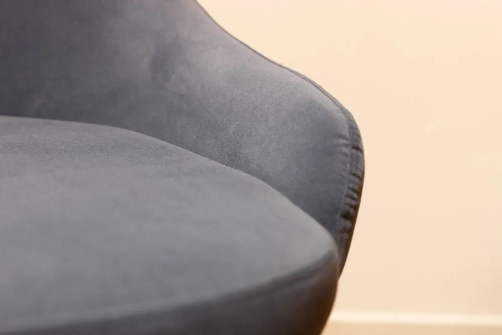 Artigianale Sedia N. 4 sedie in velluto blu con un ribasso vantaggioso- Sedie