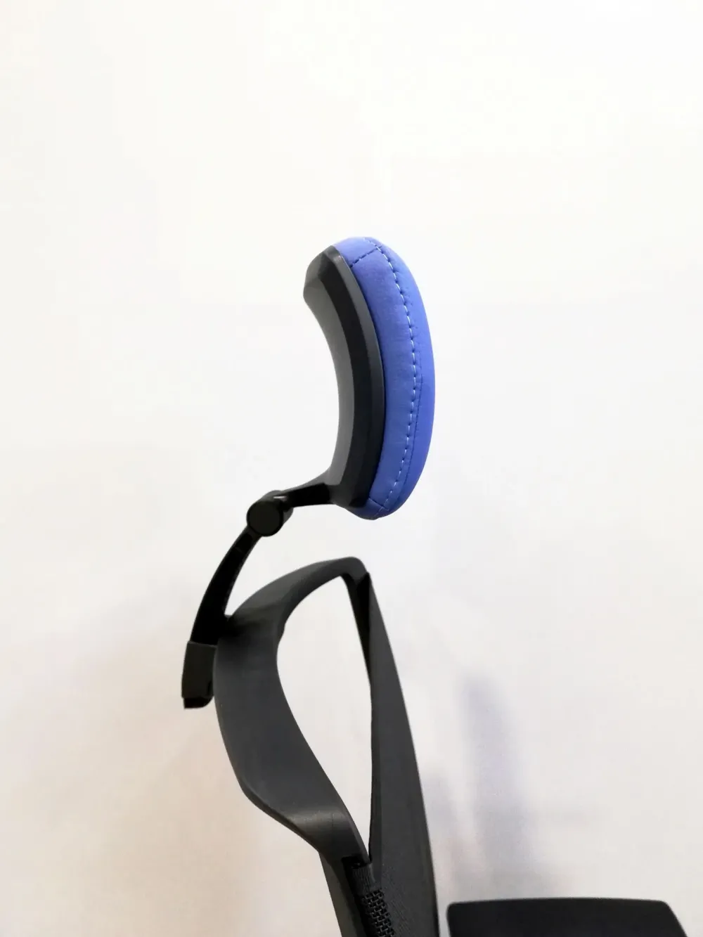 Clearance Sedia operativa in ecopelle Ciak rete con poggiatesta con forte sconto Arredo Ufficio