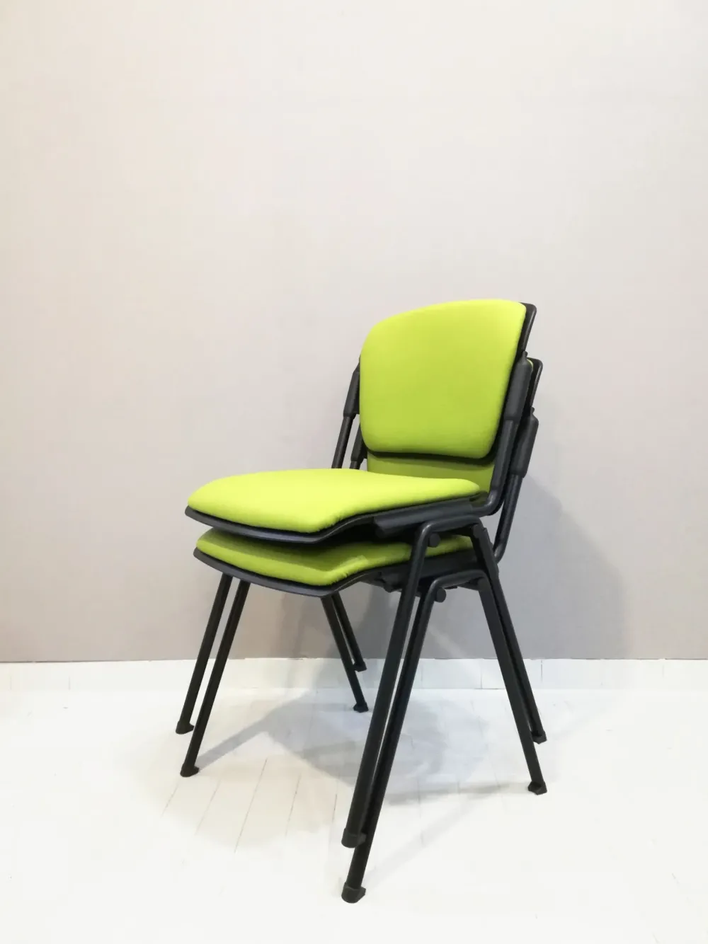 Sale Sedia operativa Mask schienale alto + 2 sedie attesa in ecopelle a prezzo Outlet Arredo Ufficio