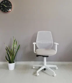 Sale Sedia operativa modello Cast rete full white in altro ad un prezzo davvero conveniente Arredo Ufficio