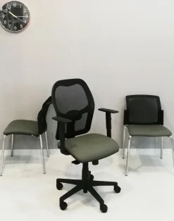 Sedia operativa modello Sistema rete + 2 sedie in ecopelle ad un prezzo speciale^Las Mobili Hot