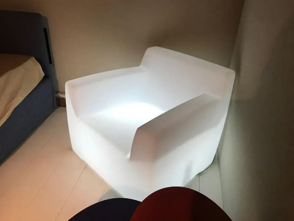 Online Sedia per l'esterno modello Inout 101l con illuminazione in Offerta Outlet Sedie Da Giardino