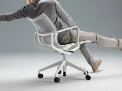 Collezione esclusiva Sedia regolabile in altezza Physix Vitra a prezzo scontato- Sedie