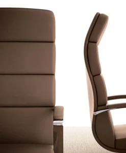 Sedia Scena per ufficio realizzata in pelle scontata del 30%^Las Mobili Best