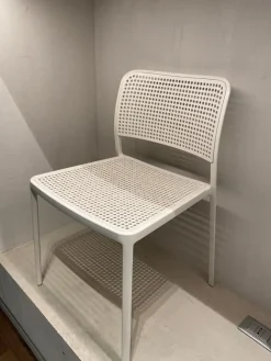 Kartell Sedia senza braccioli Audrey  bianca a prezzo Outlet- Sedie